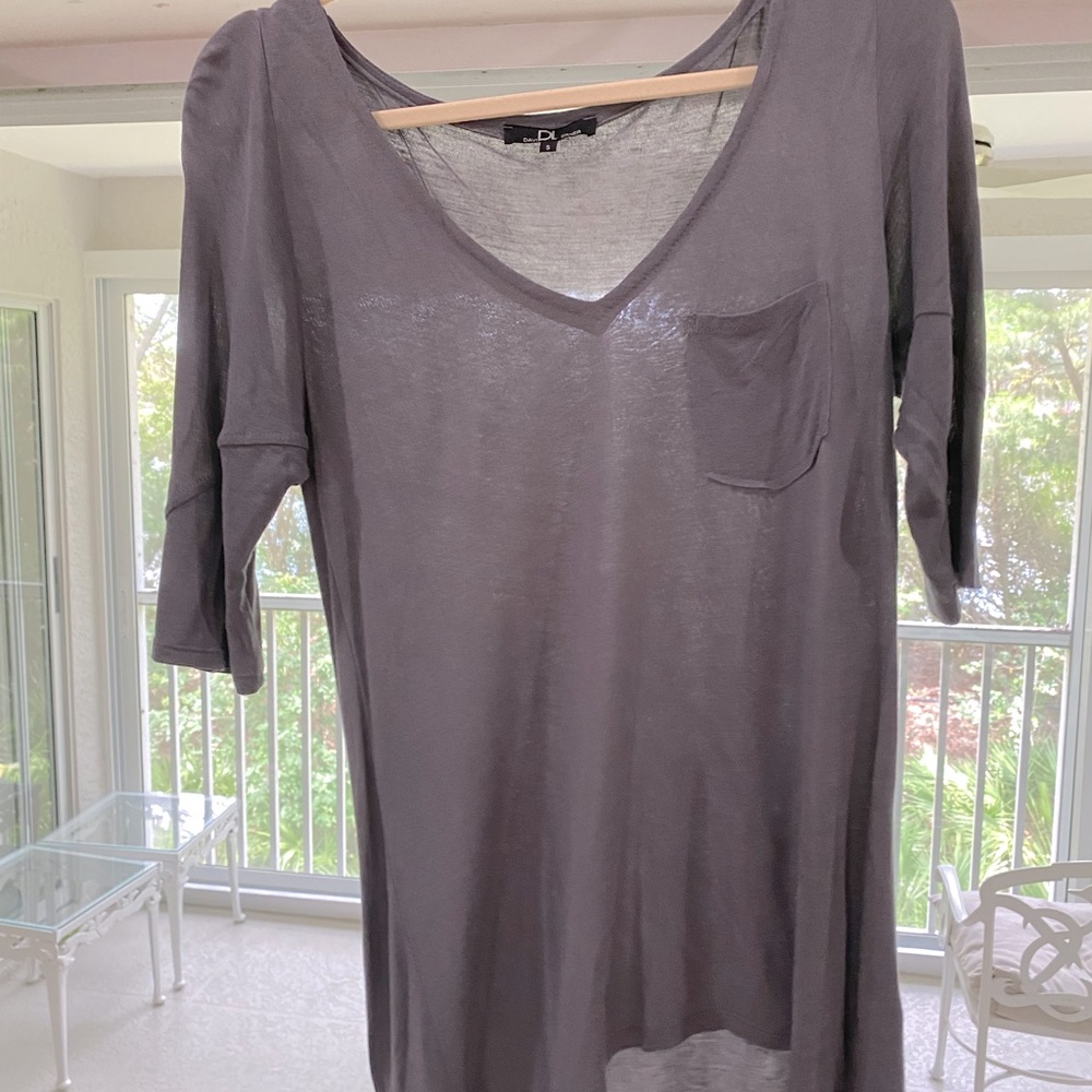David Lerner V neck 3/4 sleeve t shirt